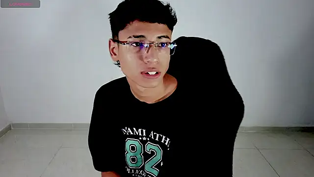 Im david02 online show from 04-06-26, 01:01