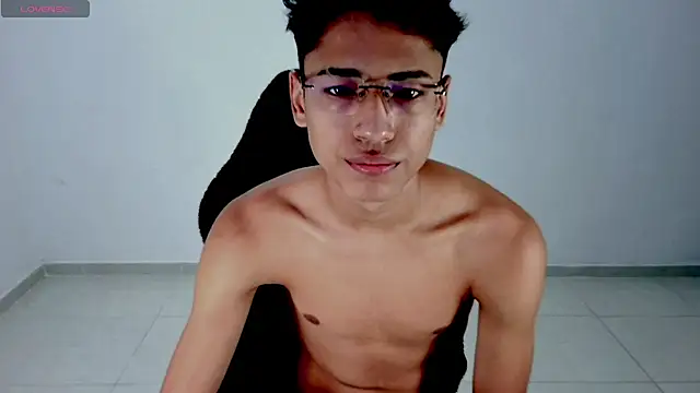 Im david02 online show from 04-08-26, 01:12