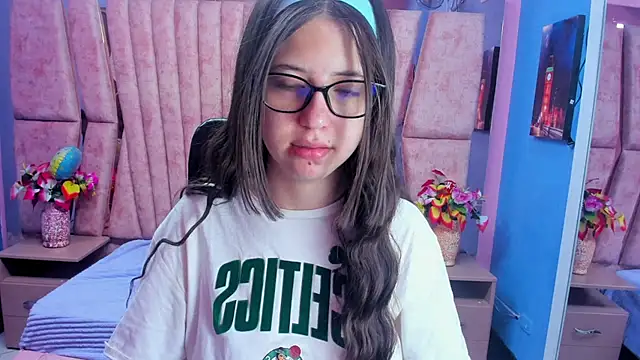 sarah sweett  online show from 02-26-26, 01:44