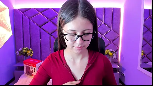 Snapshot of sarah_sweett_ chatting on 06-02-26, 01:55 sarah sweett online show from 06-02-26, 01:55