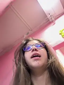 sarah sweett  online show from 02-23-26, 03:34