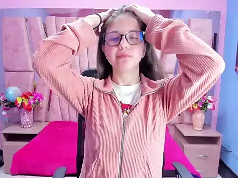 Snapshot of sarah_sweett_ chatting on 10-04-25, 01:45 sarah sweett online show from 10-04-25, 01:45