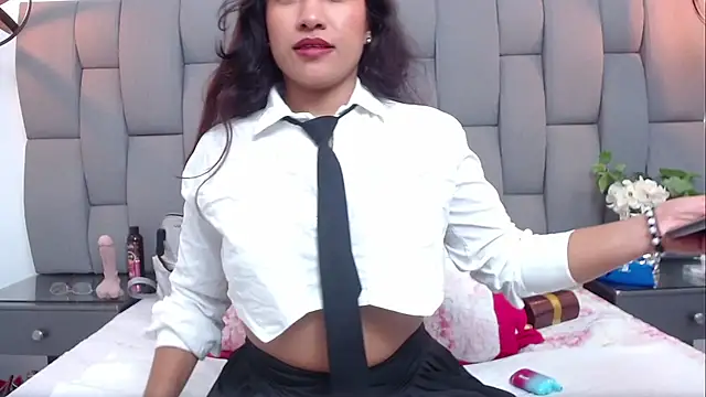 Emilysweet2 online show from 10-06-25, 06:08