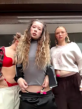 RollDolls online show from 11-20-25, 05:08