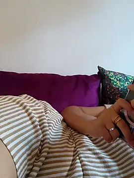 Snapshot of Rihame07 chatting on 10-23-25, 05:00 Rihame07 online show from 10-23-25, 05:00