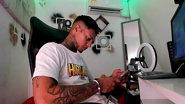 The boy dreams1 online show from 10-20-25, 02:02