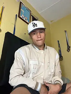 lyan t2 online show from 12-03-25, 04:57