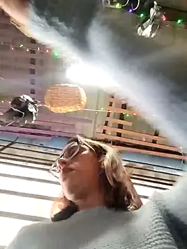 Jade 1-9 online show from 10-18-25, 09:50