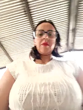 Jade 1-9 online show from 06-12-26, 04:16