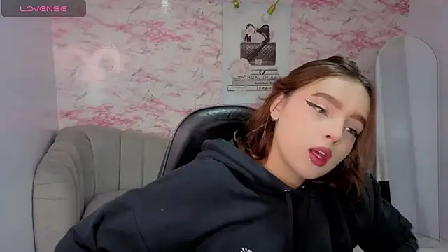 mia foster t online show from 02-10-26, 01:10