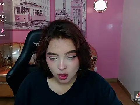 mia foster t online show from 11-19-25, 01:00