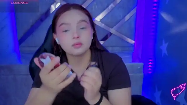 Snapshot of mia_foster_t chatting on 06-06-26, 01:16 mia foster t online show from 06-06-26, 01:16