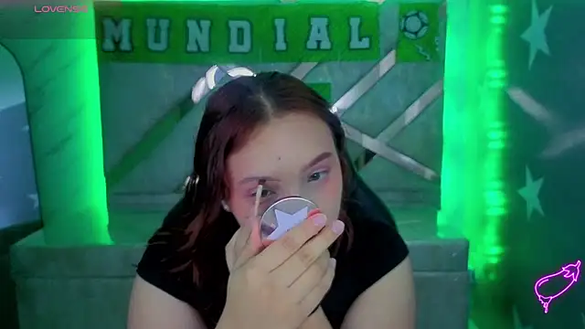 Snapshot of mia_foster_t chatting on 07-07-26, 01:25 mia foster t online show from 07-07-26, 01:25