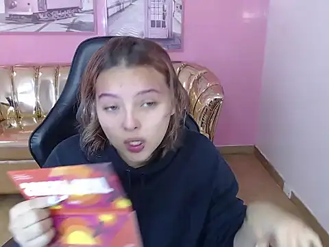 mia foster t online show from 10-18-25, 12:51