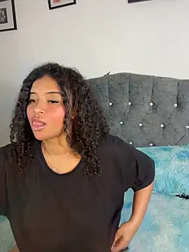 Snapshot of mitschellfox21 chatting on 02-26-26, 10:43 mitschellfox21 online show from 02-26-26, 10:43