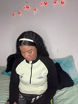 Snapshot of mitschellfox21 chatting on 11-06-25, 05:22 mitschellfox21 online show from 11-06-25, 05:22