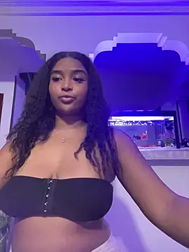 Snapshot of mitschellfox21 chatting on 11-27-25, 02:23 mitschellfox21 online show from 11-27-25, 02:23