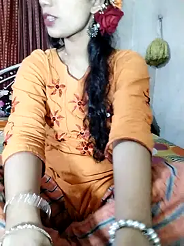Snapshot of night_queeen7 chatting on 10-03-25, 06:31 night queeen7 online show from 10-03-25, 06:31