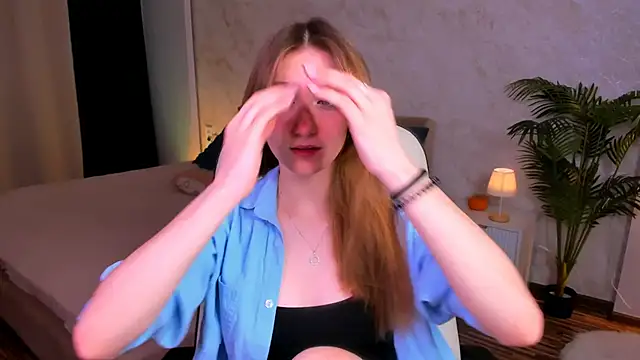 AngelAnabelle online show from 11-13-25, 09:40