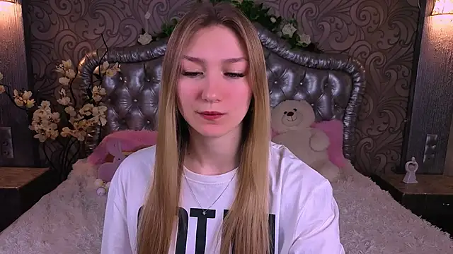 AngelAnabelle online show from 04-03-26, 08:37