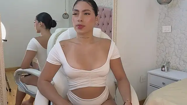 Snapshot of Vanessa_Rain_ chatting on 10-16-25, 07:44 Vanessa Rain online show from 10-16-25, 07:44