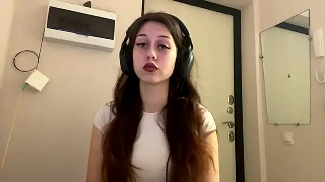 Nayra flash online show from 10-08-25, 06:59