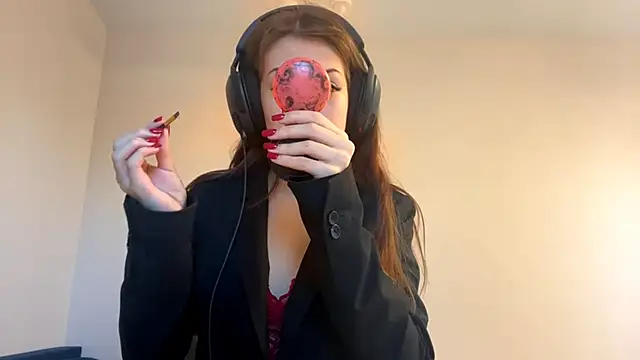 Nayra flash online show from 10-11-25, 06:14