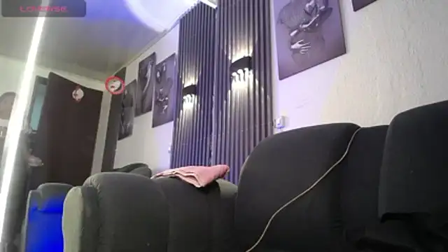 Charlotte ebony  online show from 01-08-26, 12:22