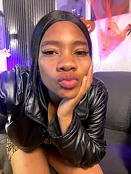 Charlotte ebony  online show from 10-31-25, 12:46