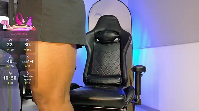 johnjaguar1  online show from 06-03-26, 11:00