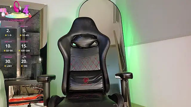 johnjaguar1  online show from 04-22-26, 10:11