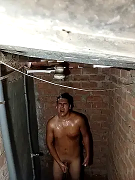 Snapshot of Alex321Flores chatting on 02-26-26, 04:29 Alex321Flores online show from 02-26-26, 04:29