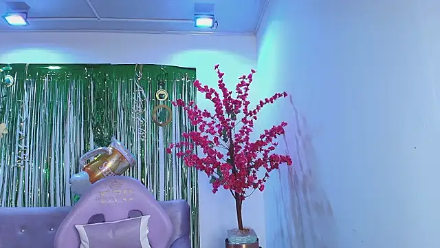 Snapshot of Summer_miller chatting on 03-19-26, 11:32 Summer miller online show from 03-19-26, 11:32