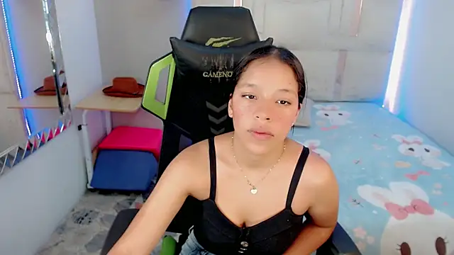 luciana rosee  online show from 10-02-25, 03:37