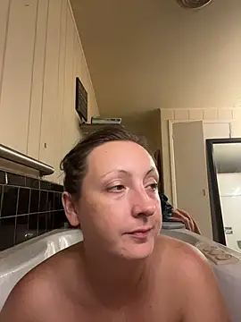 Snapshot of allnaturalmermaid chatting on 10-22-25, 03:39 allnaturalmermaid online show from 10-22-25, 03:39