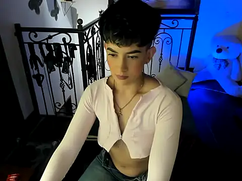 Zulyhenao online show from 10-25-25, 06:12