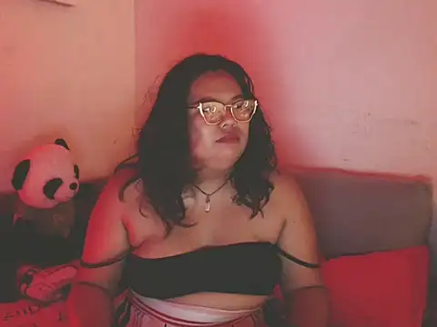 Snapshot of Charlotte_Rot2 chatting on 10-04-25, 12:56 Charlotte Rot2 online show from 10-04-25, 12:56