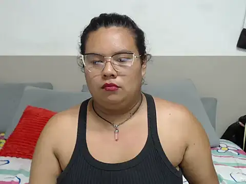 Snapshot of Charlotte_Rot2 chatting on 10-21-25, 10:53 Charlotte Rot2 online show from 10-21-25, 10:53