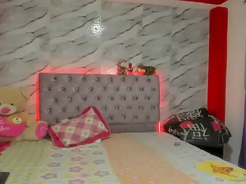 Stefany Andruw online show from 10-16-25, 03:59