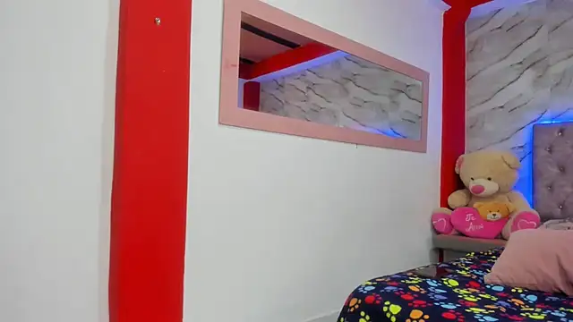 Stefany Andruw online show from 11-21-25, 03:44