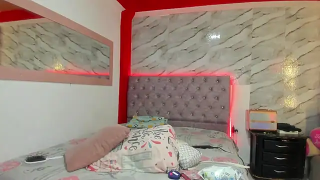 Stefany Andruw online show from 12-18-25, 01:48