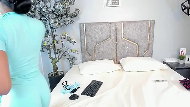 Nahomycarterr online show from 11-11-25, 07:41