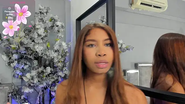 Nahomycarterr online show from 04-30-26, 11:39