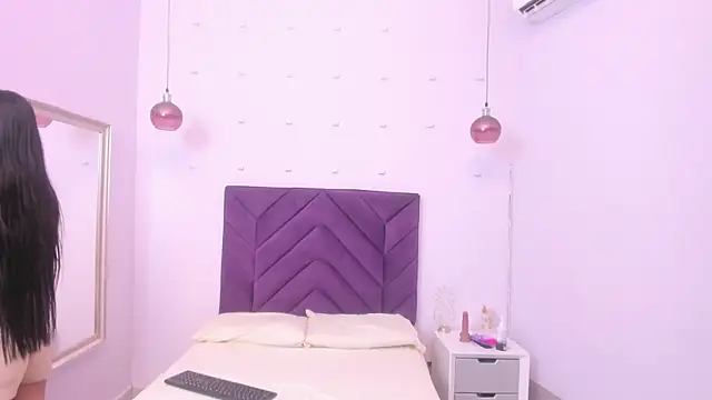 Nahomycarterr online show from 10-13-25, 07:37