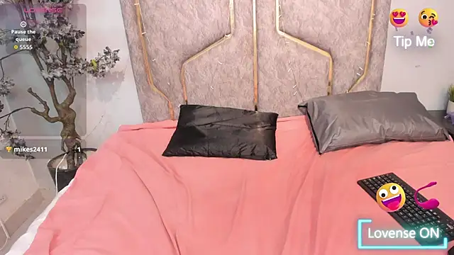 Nahomycarterr online show from 10-11-25, 08:21