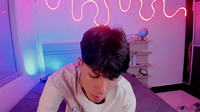 luccas ferreira online show from 11-18-25, 07:06