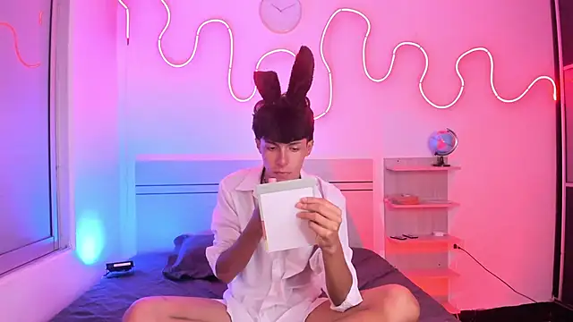 luccas ferreira online show from 10-31-25, 05:09