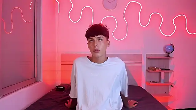 luccas ferreira online show from 11-08-25, 07:06