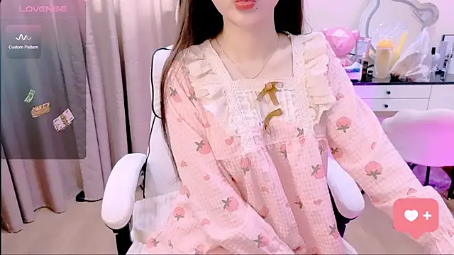  Aria Moonie online show from 12-21-25, 04:47