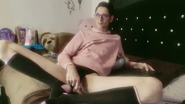 Tyler cat online show from 05-06-26, 03:49